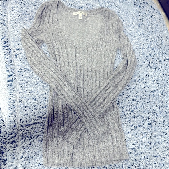 Express soft vneck sweater xs - Picture 1 of 3